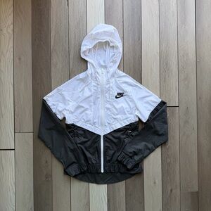 Nike Women's Sportswear Windrunner Jacket | Size: XS